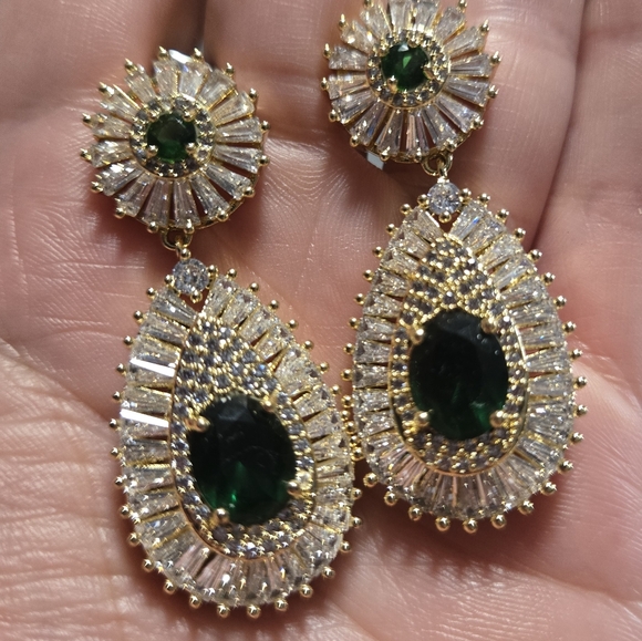 Green Sapphire and Diamond Drop Earrings 18k Gold Plated 7.50 ctw - Picture 3 of 7